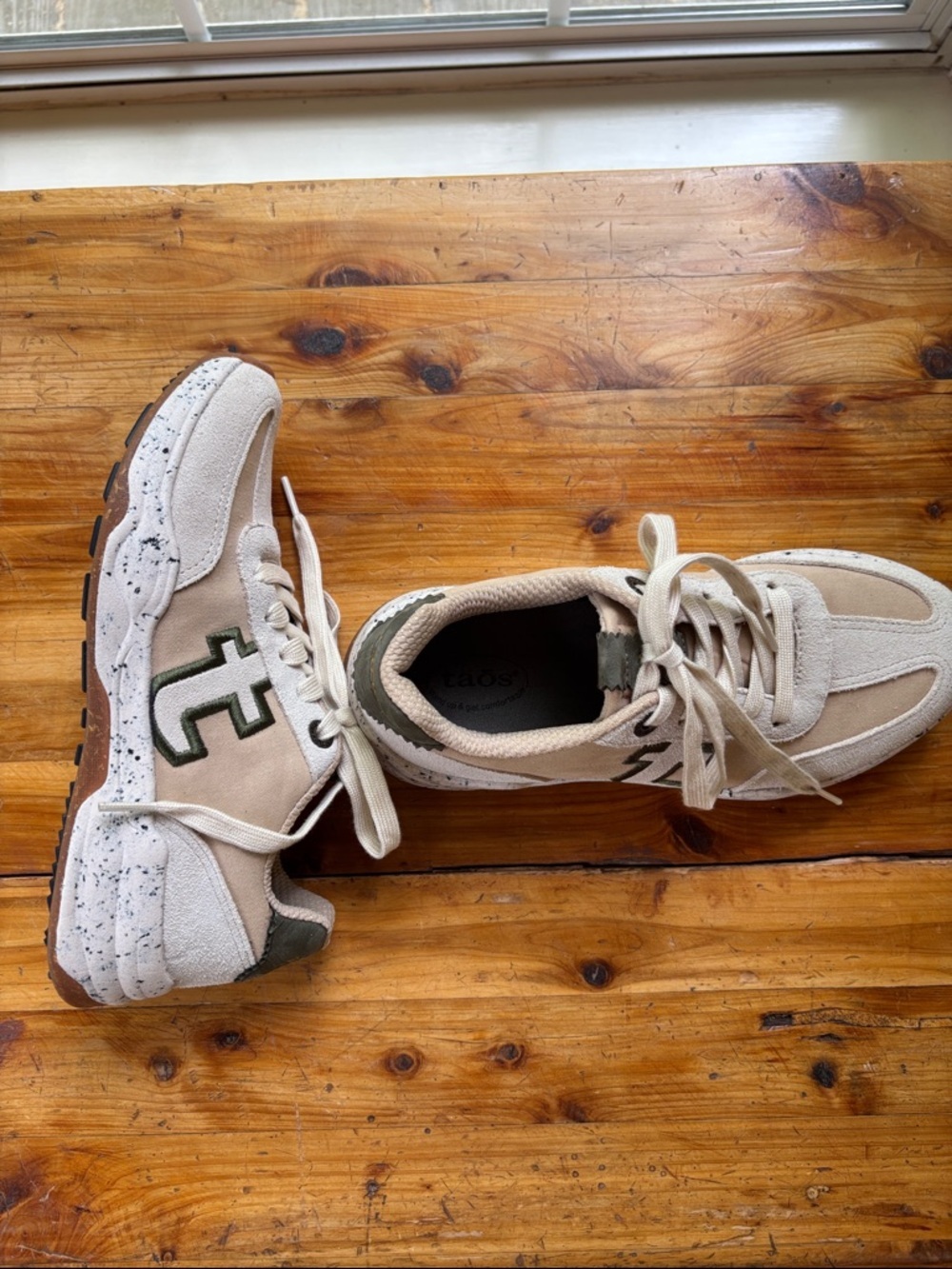 Taos Sand & Olive Athletic Shoes Ladies Size 7.5 - Picture 4 of 7